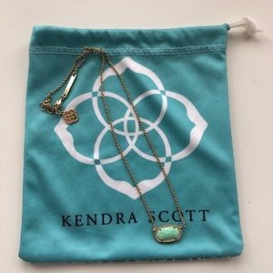Kendra Scott necklace